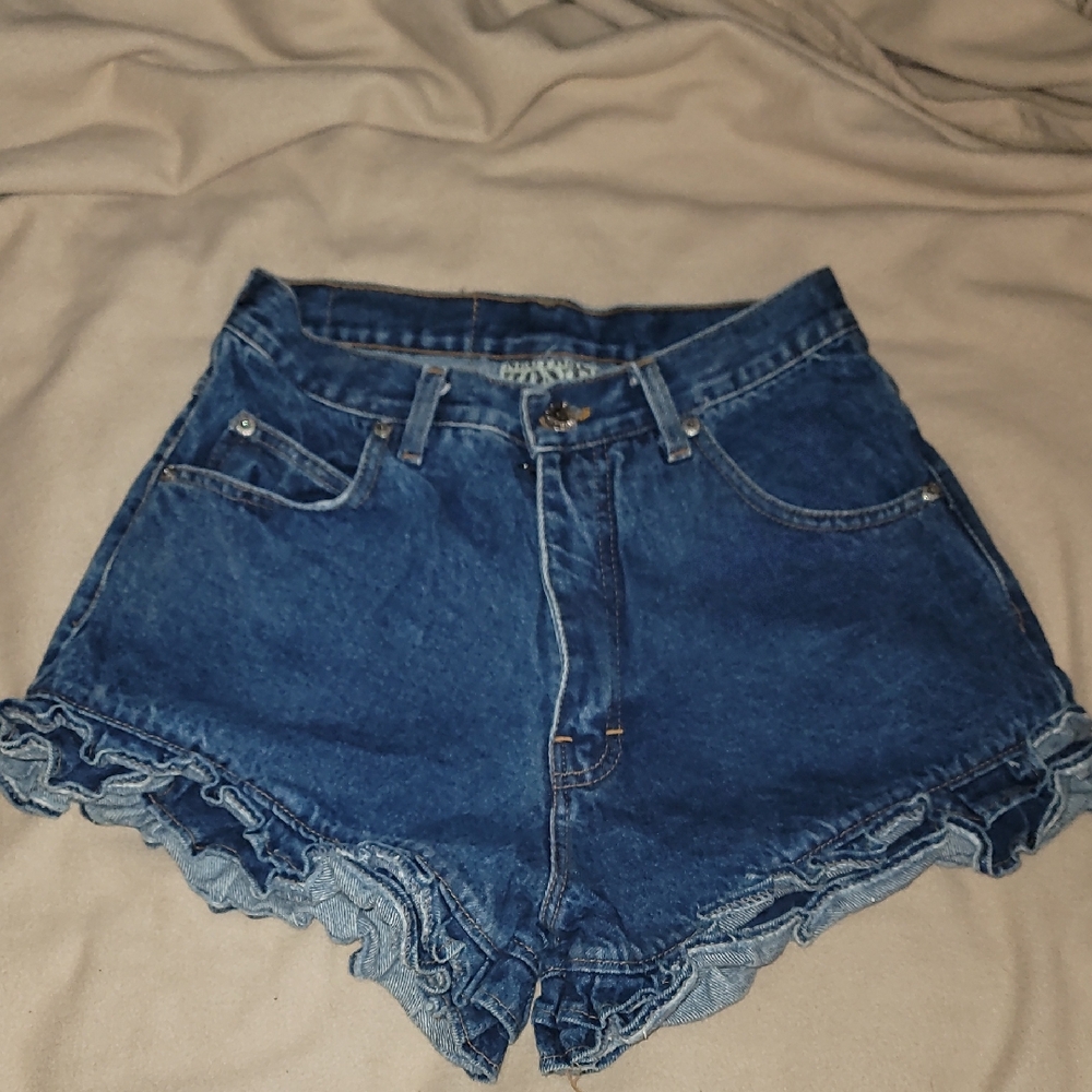 VINTAGE Ruffle Jean shorts